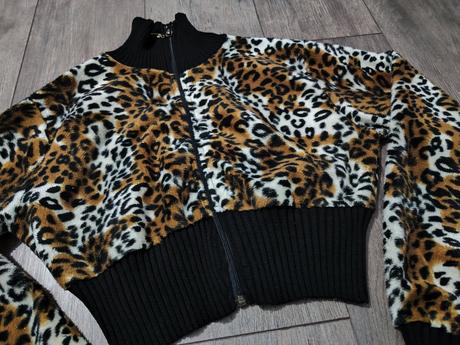 Bundička/ svetrík s, s