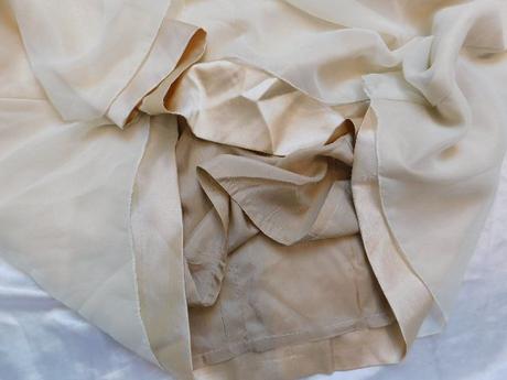 Velmi pekne spoločenske saty, 34