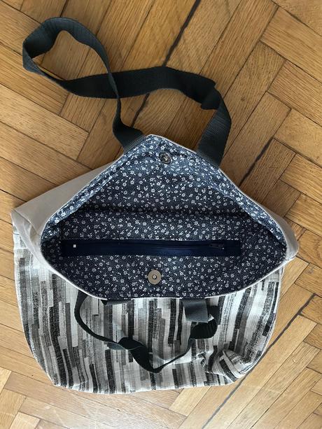 Pevná plátená taška,