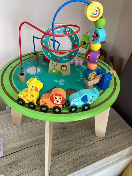 Multifunkčný stolík,