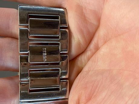 Guess hodinky, guess