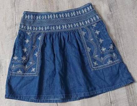 Modra vysivana sukna denim. vzhladu, s