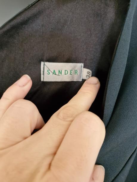 Spoločenské šaty, 38