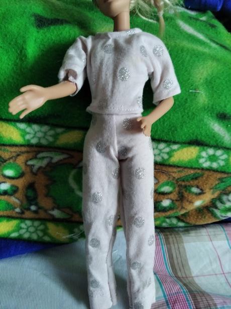 Oblečenie pre barbie,
