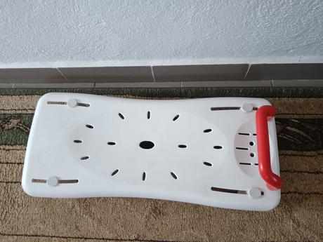 Sedačka na vaňu s rukovätou,