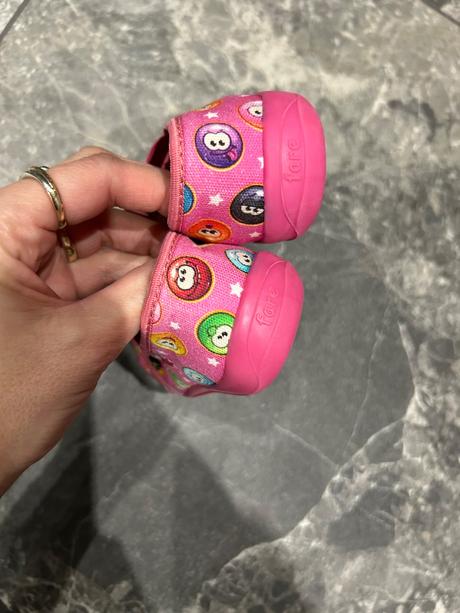 Fare papučky, fare,23