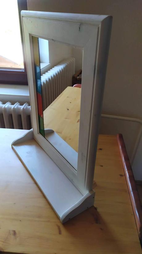 Zrkadlo v masívnom ráme, 