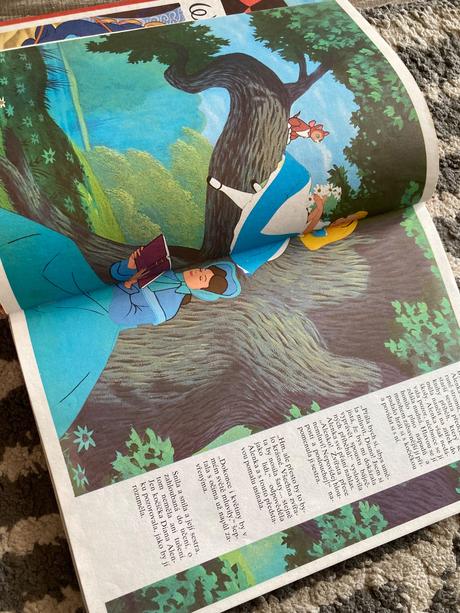 Walt disney alenka v kraji divů. autíčko modrásek, 