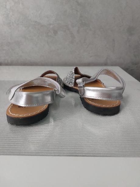 Dievčenské sandále, 33