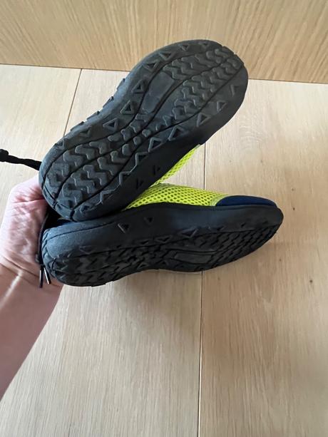 Topánky do vody, 33