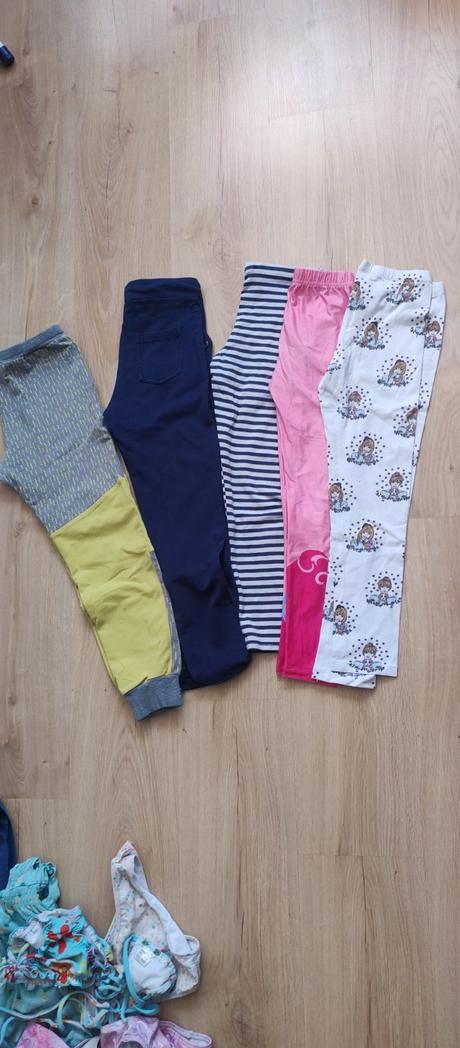 Balík dievča jar leto jeseň 122/128 viac ako 60 ks, 122–134