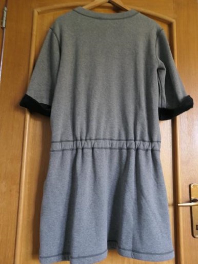 Love moschino orig. luxusne damske saty m/l, moschino,m