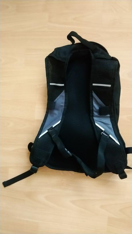 Cyklo batoh s rezervoarom, 