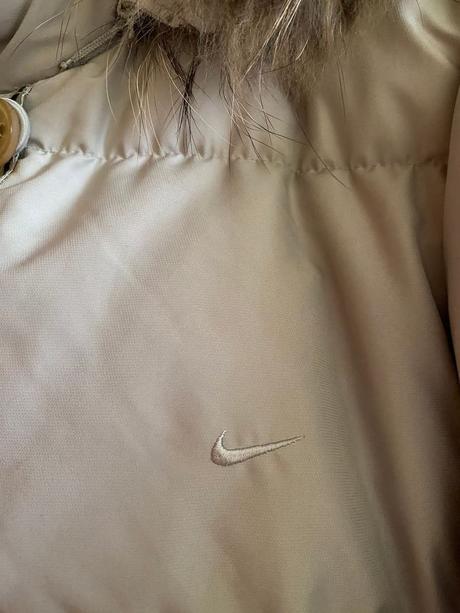 Prešívaná bunda zn.nike s kožušinovou kapucňou č.x, nike,xl