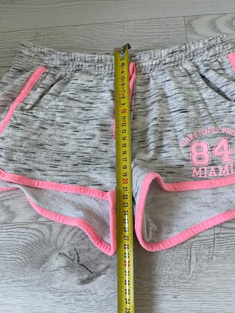 Šedé kraťasy s pásikom, pepco,158