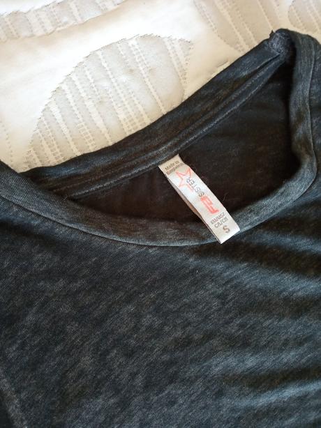 Predĺžené nové tričko s rozparkami, s