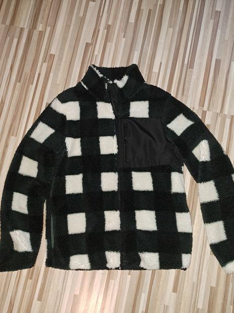 Mikinka chlpatka, pepperts,158