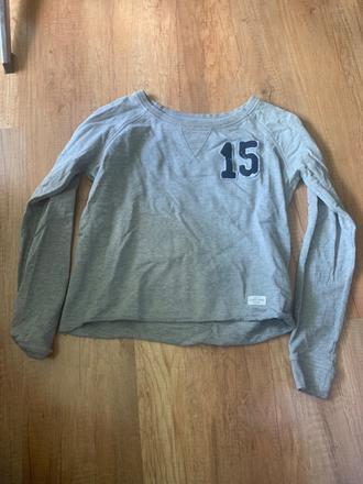 Dievcenska mikina, 158