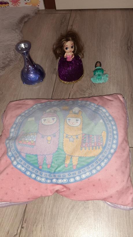 Vankúšik a domček pre bábiky 2v1, 