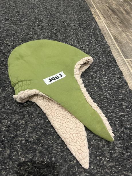 Ciapka-ušianka juuj, juuj,128