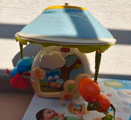 Kolotoč nad postielku tinylove pre bábätká,