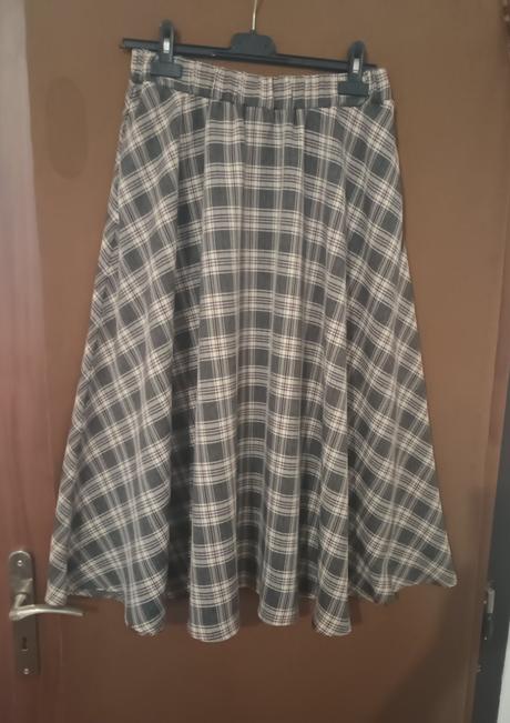 Karovana sukňa m/l, m