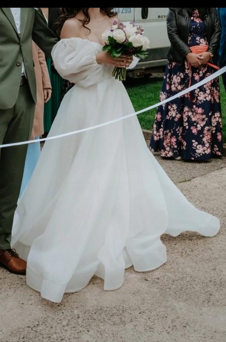 Svadobné šaty s odnímateľnými rukávmi, 34