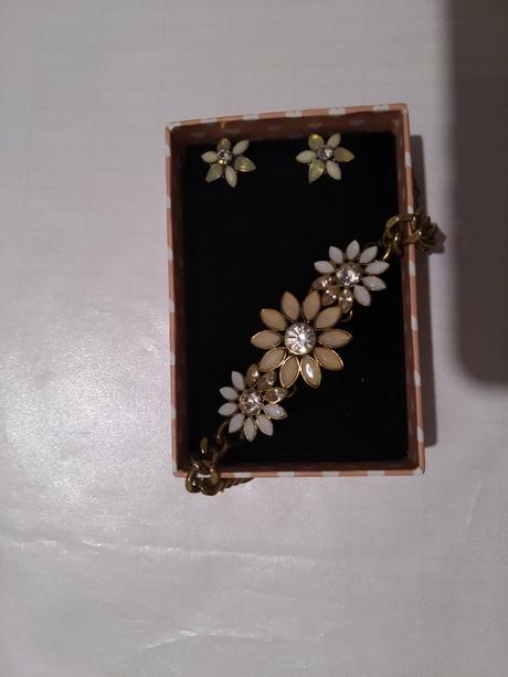 Naramok a nausnice-sada, 