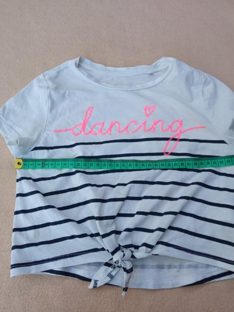 2x croptop, reserved,140