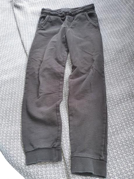 Pekne tepláky 134, 134