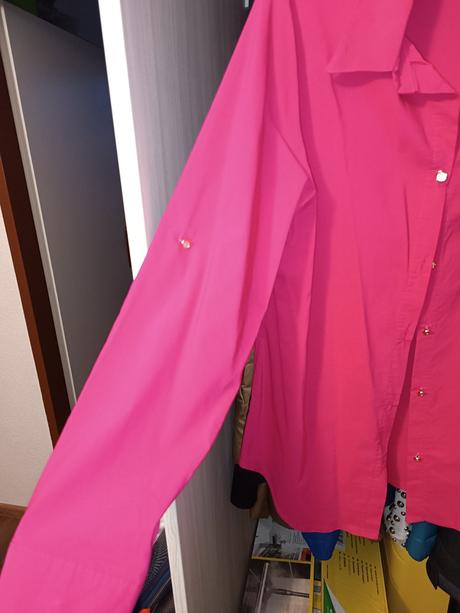 Fuksia košeľa s brošňou - m/l, m
