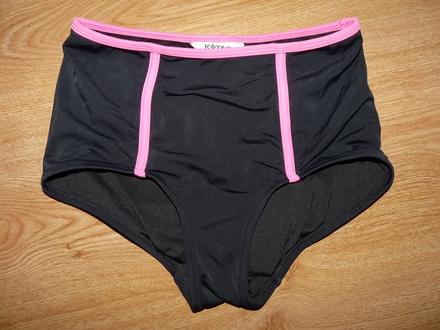 Vyššie plavky, 152