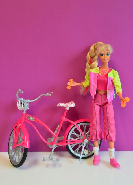 Barbie bábika na bicykli, 