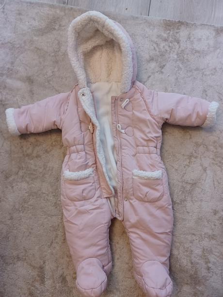 Ružová kombineza, 68