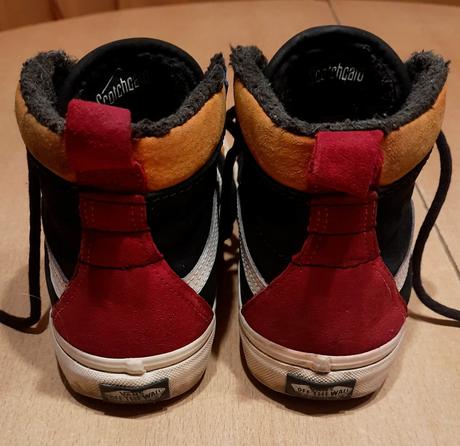 Predám členkové botasky vans  of the wall veľ.38,5, vans,38