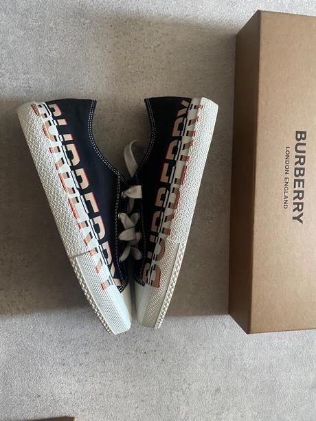 Burberry kids mini larkhall logo, burberry,32