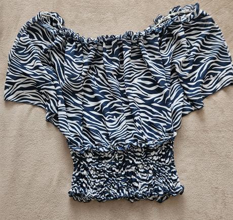 Pekná lahulinká blúzka, 36