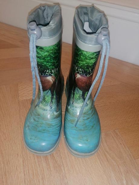 Dievčenské gumáky, 31