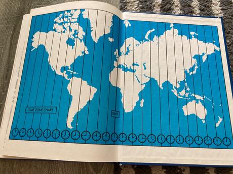 The golden picture atlas (1983),