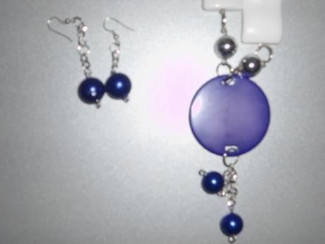 Fialova suprava nausnice a nahrdelnik, 