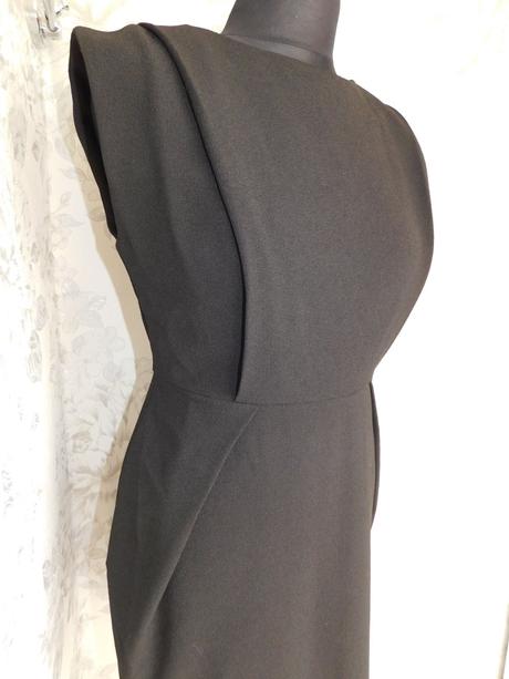 Trendy elegantne šaty, atmosphere,36