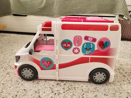 Barbie sanitka, 