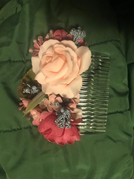 Kvetinové hrebienky do vlasov, 