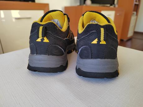 Športové topánky žlto-čierne v.25, 25