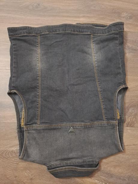 Dievcenska vesta guess, guess,164