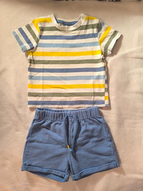 Tričko a kratase, 74