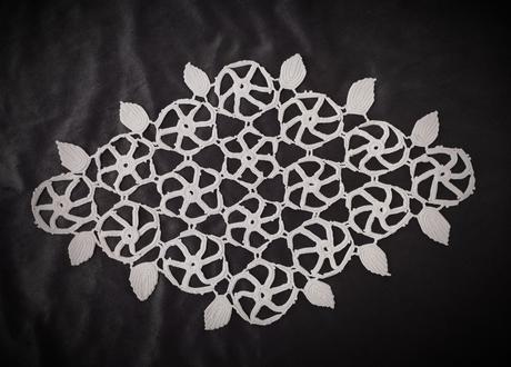 Biely háčkovaný obrus/háčkovaná dečka 1,