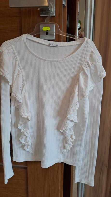 Trendy, reserved,146