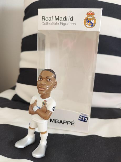 Zberatelska figurka mbappé, 