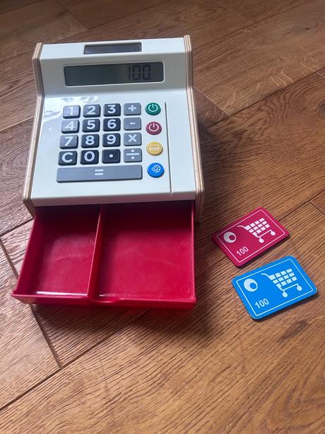 Drevená pokladňa ikea, 